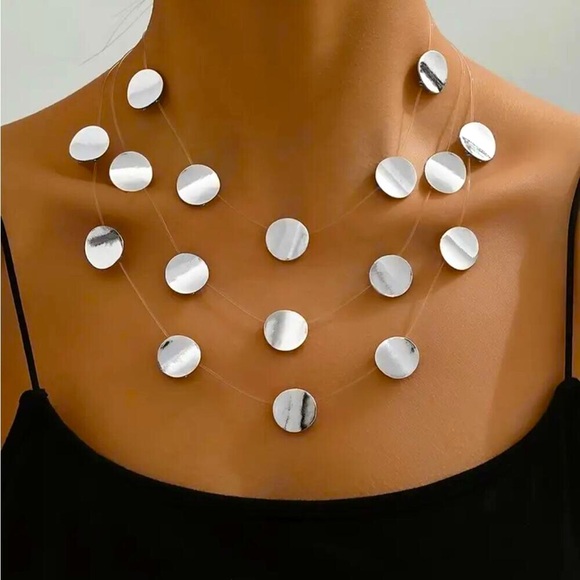 Chic Me Boutique Jewelry - Boutique Elegant Silver Invisible Necklace Design